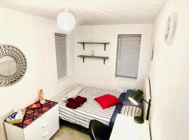 Private room in BS14, homestay in Bristol