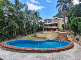 Casa Al pie del Cerro, holiday home in Yerba Buena