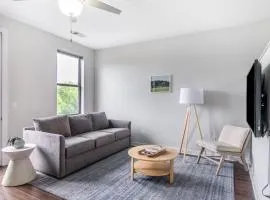 CozySuites MusicRow Astonishing Studio with free parking 52