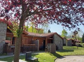 Le Hameau du Comté de Foix, hotel v destinaci Mercus-Garrabet