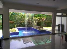 앙헬레스에 위치한 호텔 Timog Pool Villa