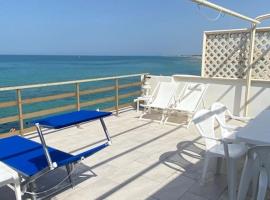Casa in Salento sul mare con terrazze panoramiche, hotel v mestu Casalabate