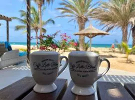 Vila Mare - Praia de Chaves frontline