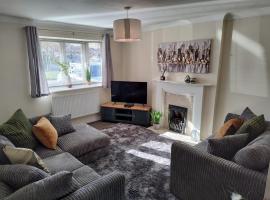 Wentworth Drive Contractor and family 3 bed Home Grantham, Ferienunterkunft in Lincolnshire