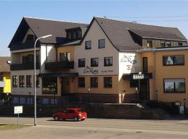 Gasthof Hotel Zum Ross: Wertheim şehrinde bir konukevi