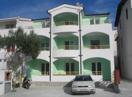 apartmani Natali, hotel di Podaca