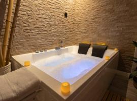 Huellas de la Mancha, hotel with hot tubs in Burguillos de Toledo