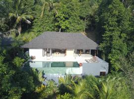 Villa Sari and Rubi: Senggigi şehrinde bir otel