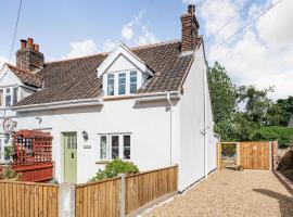 Rosemary Cottage, hotel with parking in Hickling