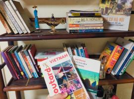 Tropical land little Hanoi homestay, hotel v Hanoji