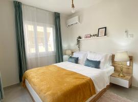 Peaceful 2 bedroom Flat, semesterboende i Engomi