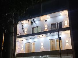 Hare Krishna Ambiance, hotel in Vrindāvan