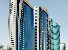 4Leisure Suites DAMAC Esclusiva Towers، فندق بالقرب من برج المملكة، الرياض