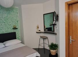 Studio Nina, apartment sa Kastel Stafilic