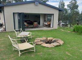 Sunset View Self catering Cottage, hotel in Underberg