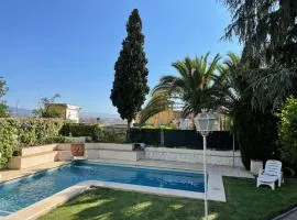 Villa a los pies de la Alhambra