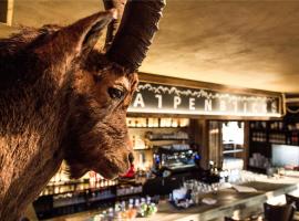 Alpenblick Weggis - Panorama & Alpen Chic Hotel, hotell i Weggis