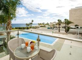 BLISS - Coralli Beachfront Apartment &ndash; hotel w mieście Protaras