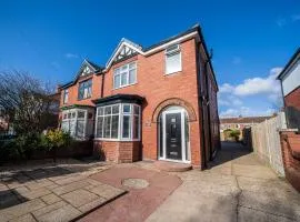 Highgate Beach House - Great for family stays and contractors