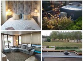 Rock and chill house with jacuzzi Namur Ardennes, casa o chalet en Namur