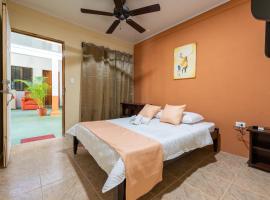 El Cocobolo Food&Rest Room 5 Bed and Breakfast WiFi AC Pkg gratis, hotel in Liberia