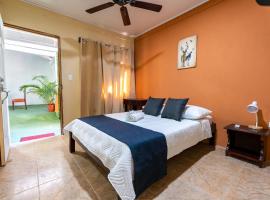 El Cocobolo Food&Rest Room 6 Bed and Breakfast WiFi AC Pkg gratis, hotel in Liberia
