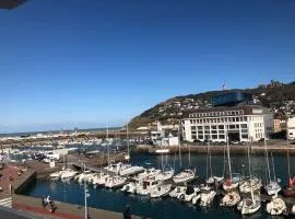 Captain YOO - Régate- Sentir les embruns vue/port