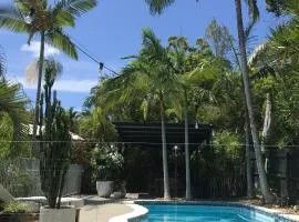 Palm Springs Vibe - Gorgeous Large Home, Superb Location