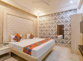 FabHotel Triveni, three-star hotel in Jahāngīrābād