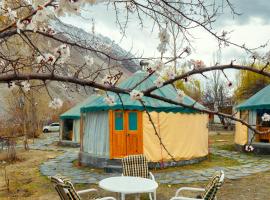 Roomy Yurts, Gulmit Hunza, κάμπινγκ πολυτελείας σε Gulmit