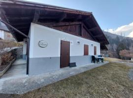 "La Casina" Relax e Natura a Canal San Bovo, chalé em Canale San Bovo