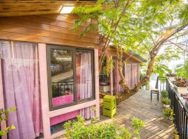 Roses Villa Tam Dao - Venuestay, cabaña en Tam Ðảo