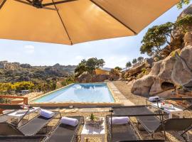 Villa Esmeralda - Free Wifi - with swimming pool, hotel di Costa Paradiso