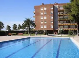 AT053 Els Pins, primera línea con piscina, airco