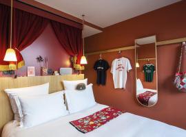 MOB HOTEL Paris Les Puces, hotel a Saint-Ouen
