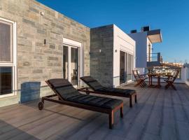 SUNNY HOUSE IN MAKRY GIALOS: Makry Gialos şehrinde bir otoparklı otel