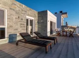 SUNNY HOUSE IN MAKRY GIALOS