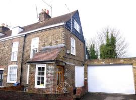 3bedroom beautiful cottage, hotel in Cheshunt