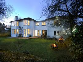 Montpellier House, Centrally Located, Large Garden, hotel with parking in Henley on Thames