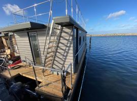 Hausboot Fjord Baltica mit Dachterrasse in Barth, лодка в Барт