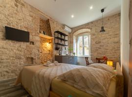 ルームズ アンド アパートメント ジャノビチ、スプリトのホテル