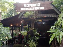 Jembrana Bali Homestay, hótel með bílastæði í Pengambengan