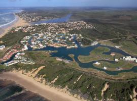 Marina Martinique B&B, hotel cerca de Seekoeirivier Nature Reserve, Jeffreys Bay