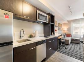 TownePlace Suites by Marriott Greensboro Coliseum Area: Greensboro, Four Seasons Alışveriş Merkezi yakınında bir otel