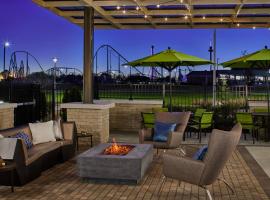 SpringHill Suites Charlotte at Carowinds, отель в Шарлотт, рядом находится Парк аттракционов Carowinds