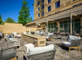 Courtyard by Marriott Raleigh Cary Crossroads, hotell i Cary