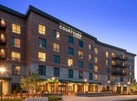 Courtyard by Marriott Houston Northeast, отель в Хьюстоне, рядом находится Golf Club of Houston