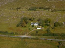 Ben Lettery Hostel, glamping site in Ballynahinch