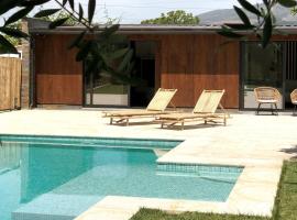 Jardim do Olival - Casa com piscina, מלון זול בCorrelhã