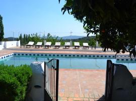 Las Navezuelas, hotel cu piscine din Cazalla de la Sierra